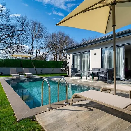 2 Bedroom Private