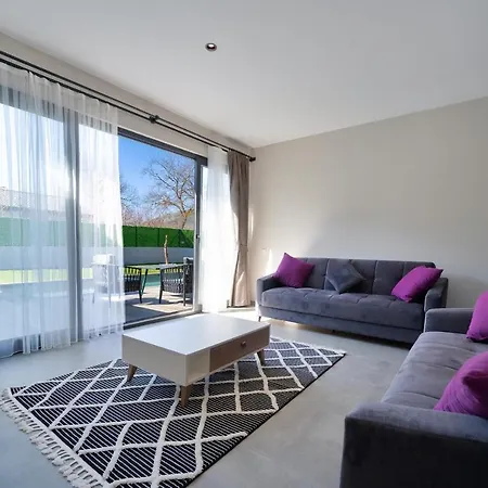 2 Bedroom Private