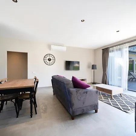 2 Bedroom Private